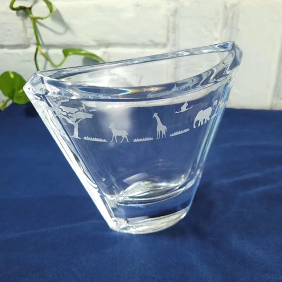 Mikasa Safari Etched Pocket Vase - Picture 6 of 9